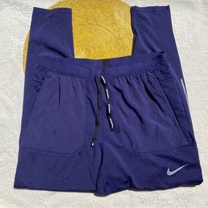 Nike
Men's Phenom Elite Dri-FIT Woven Running Pants Size Large